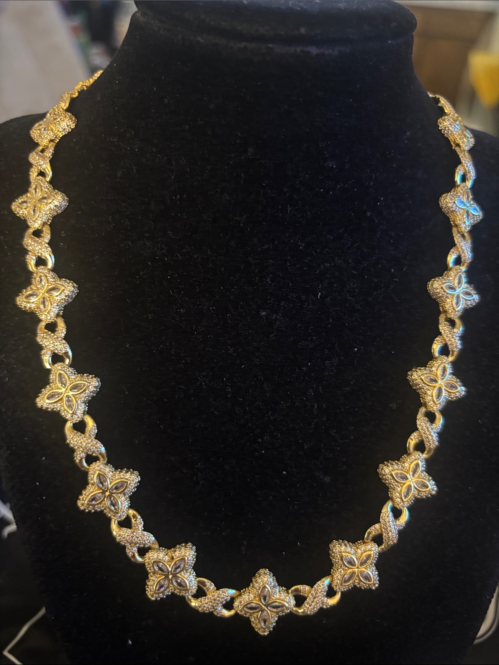 18” Gold Floral Link Necklace - Women's Jewelry
